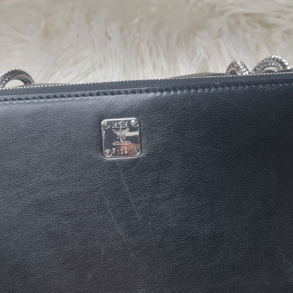 Beautiful pre-owned authentic MCM - Picture 4 of 16